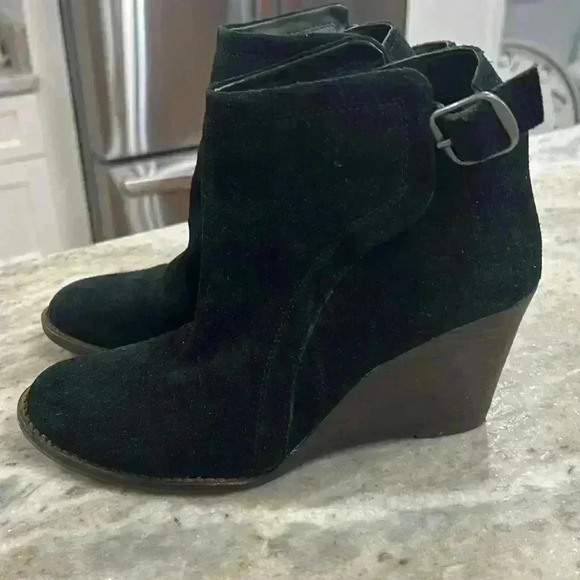 Lucky Brand Black suede wedge boots Sz 7M. Excellent condition - Picture 3 of 8
